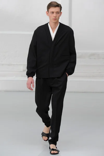Look 27